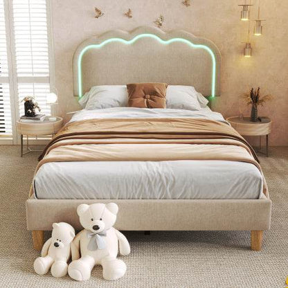 Gepolstertes Bett in Rosa Samt – Luxus Polsterbett mit Knopfheftung & Metallgestell | Queen/King Size Plattformbett ohne Boxspring – Stilvolles Schlafzimmermöbel im Retro-Look - Tarteebstudio