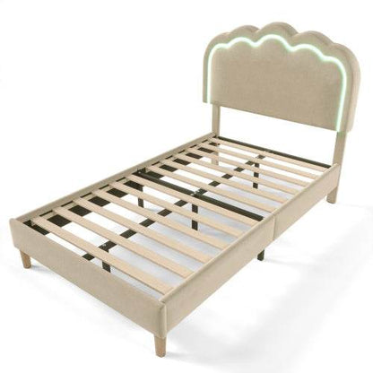 Gepolstertes Bett in Rosa Samt – Luxus Polsterbett mit Knopfheftung & Metallgestell | Queen/King Size Plattformbett ohne Boxspring – Stilvolles Schlafzimmermöbel im Retro-Look - Tarteebstudio