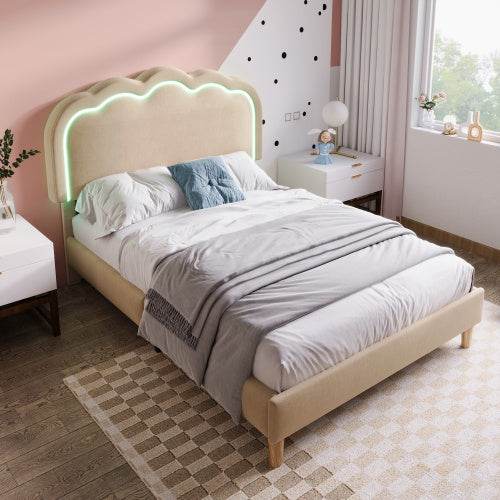 Gepolstertes Bett in Rosa Samt – Luxus Polsterbett mit Knopfheftung & Metallgestell | Queen/King Size Plattformbett ohne Boxspring – Stilvolles Schlafzimmermöbel im Retro-Look - Tarteebstudio