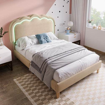 Gepolstertes Bett in Rosa Samt – Luxus Polsterbett mit Knopfheftung & Metallgestell | Queen/King Size Plattformbett ohne Boxspring – Stilvolles Schlafzimmermöbel im Retro-Look - Tarteebstudio