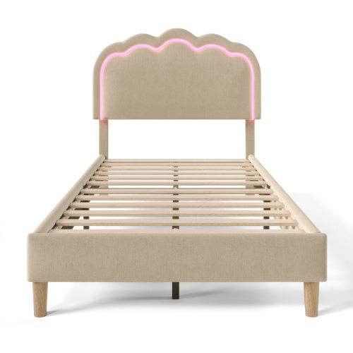Gepolstertes Bett in Rosa Samt – Luxus Polsterbett mit Knopfheftung & Metallgestell | Queen/King Size Plattformbett ohne Boxspring – Stilvolles Schlafzimmermöbel im Retro-Look - Tarteebstudio